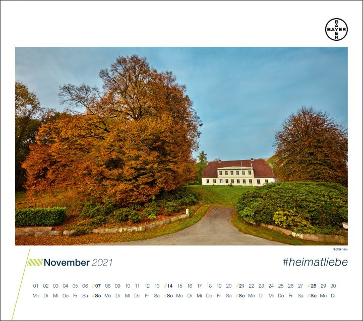 Herbstliche Landschaft mit Haus, Kalender November 2021